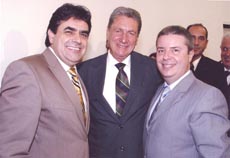 Deputado Domingos Sávio reivindica construção de casas populares em Divinópolis foto deputado domingos svio vice governador e sebastio navarro presidente da cohab